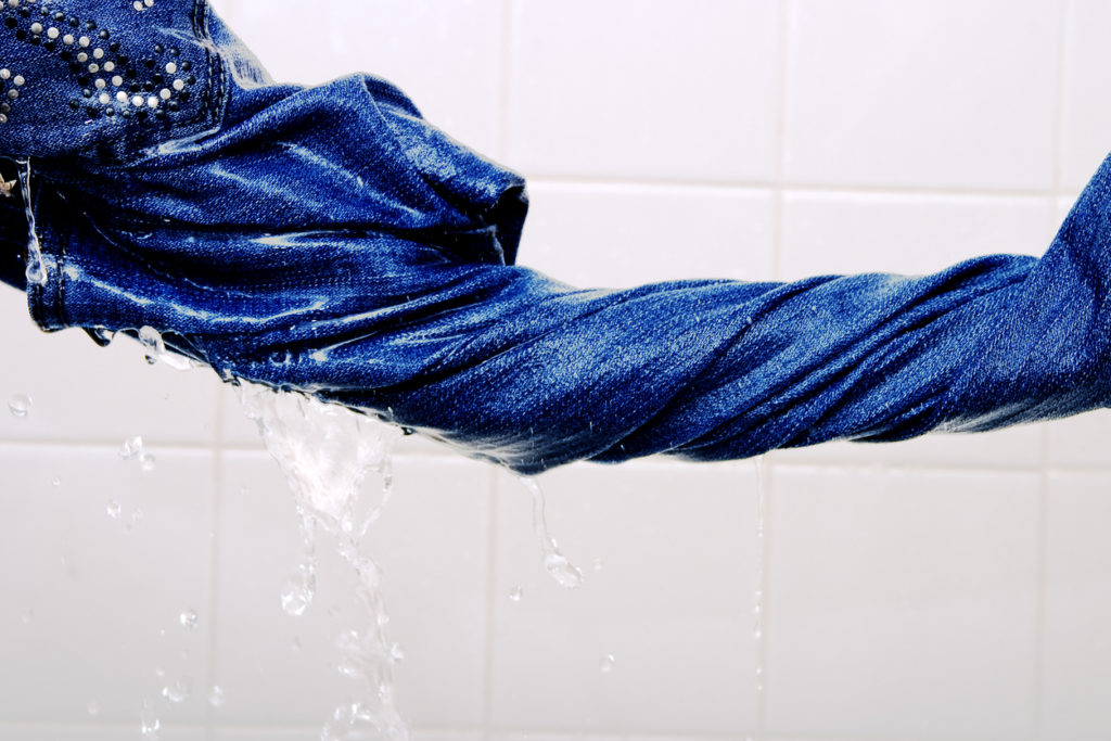 Kot pantolonunuzu ne sıklıkta yıkamalısınız? Uzmanlar tartışıyor